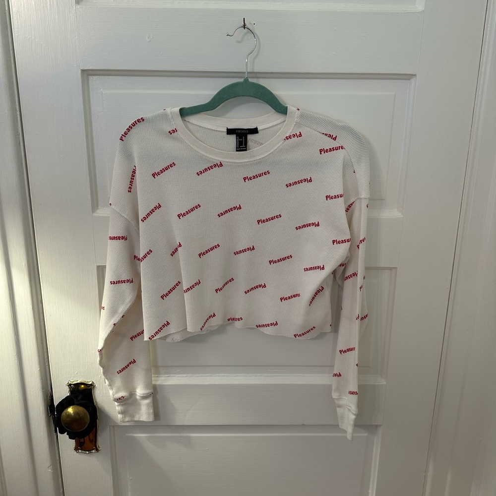 Long Sleeve Cropped Graphic Tees